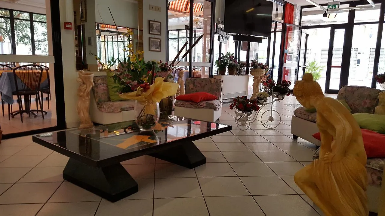 Family Hotel Las Vegas Riccione 3*,